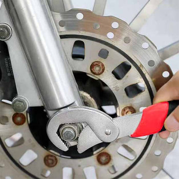 Cheie universală 17-32 mm reglabilă